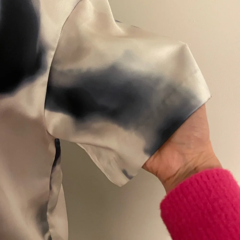 H&M Blue and White Tie-Dye Blouse - Picture 5 of 7